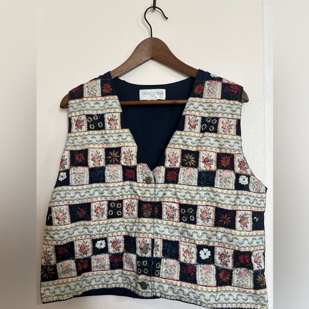 Casual Corner Patchwork Vest SzM Grandmacore Vintage Festive Whimsical Chic Cute